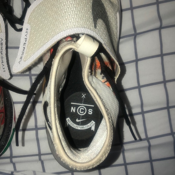 Nike HyperRev. - Picture 4 of 7